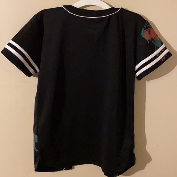 Boys designer button up - Picture 3 of 9